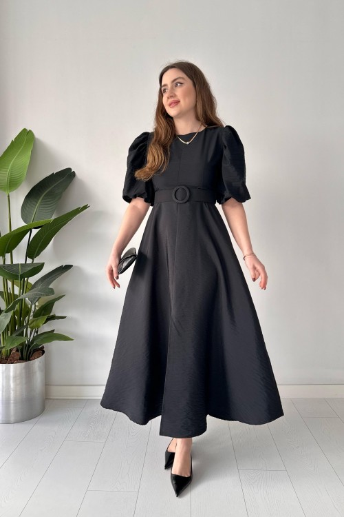Robe ceinturée à manches ballon noire