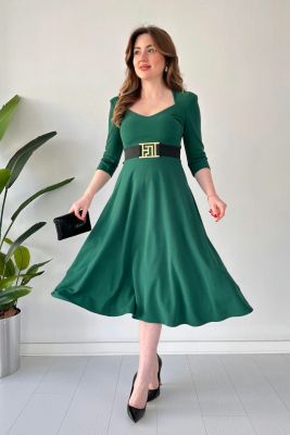 Beşgen Yaka Kemerli Krep Elbise Yeşil - Thumbnail
