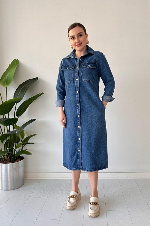 Robe en jean bleu à boutons-pression