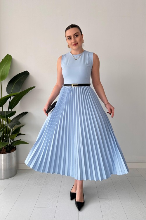 Robe sans manches à jupe plissée bleu bébé
