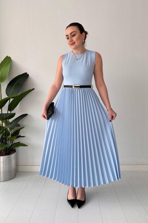 Robe sans manches à jupe plissée bleu bébé