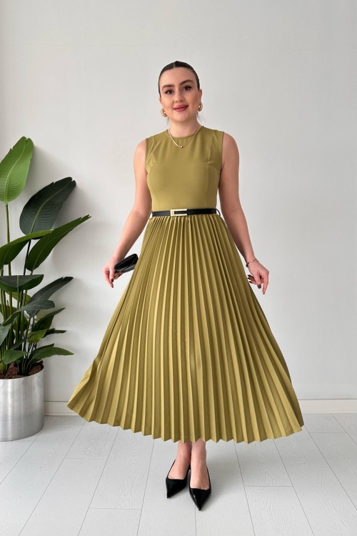 Robe sans manches à jupe plissée verte
