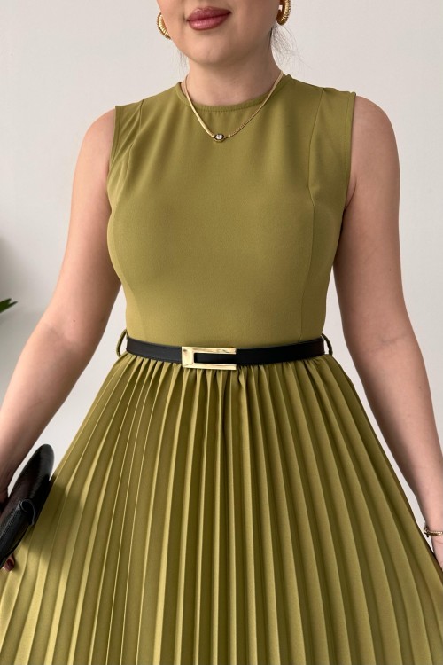 Robe sans manches à jupe plissée verte