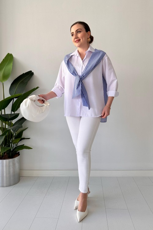 Chemise blanche détaillée avec foulard