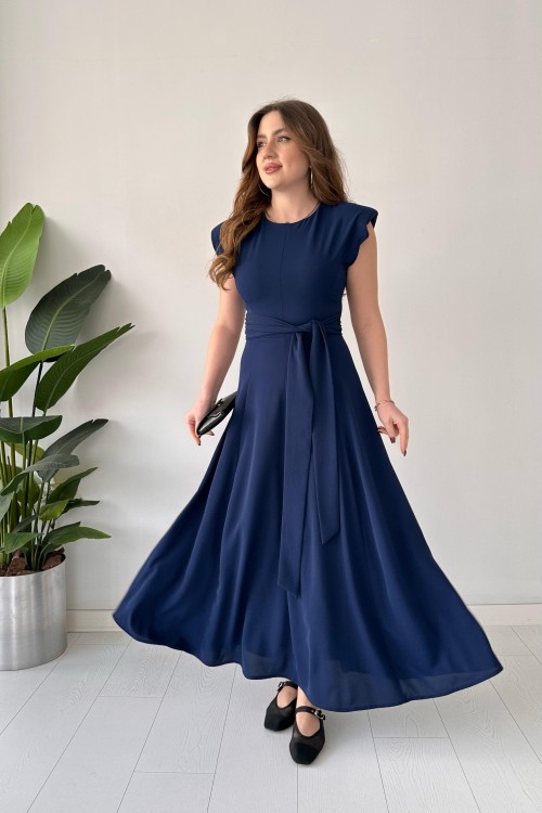Robe large à ceinture bleu marine