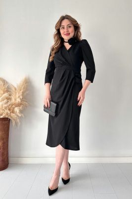 Gül Broş Krep Elbise Siyah - Thumbnail