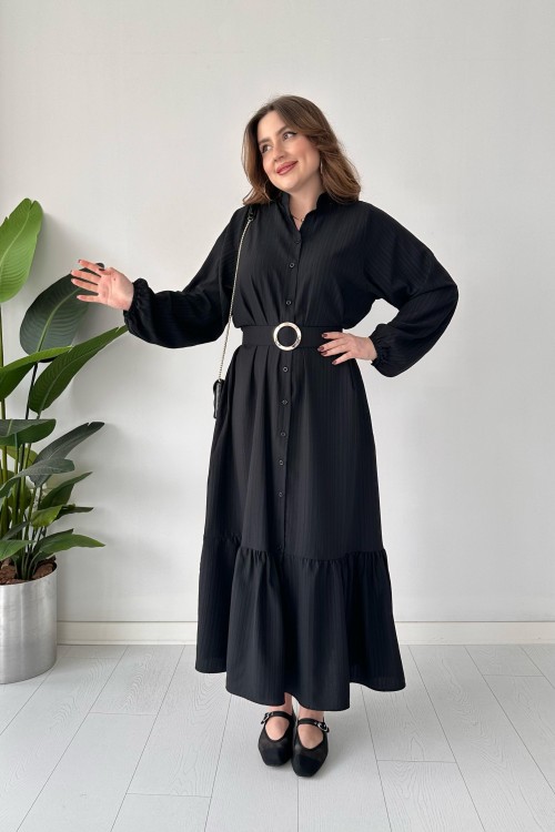 Robe froissée ceinturée noire