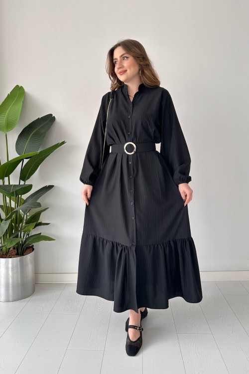 Robe froissée ceinturée noire