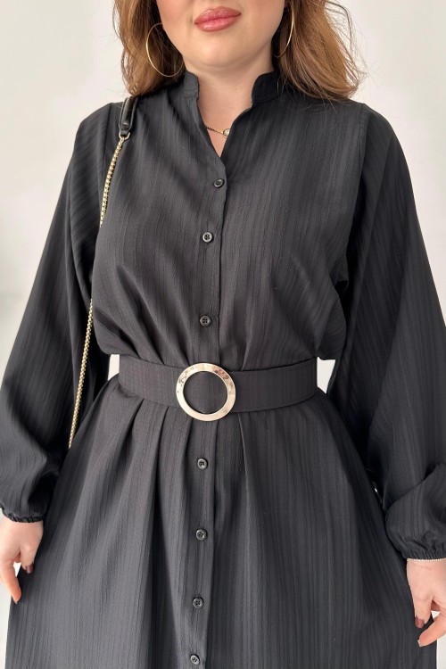 Robe froissée ceinturée noire
