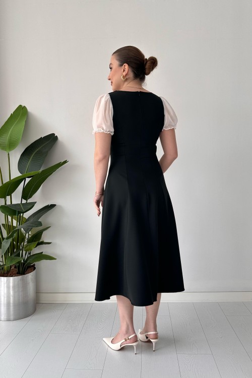 Robe évasée à manches en tulle noire