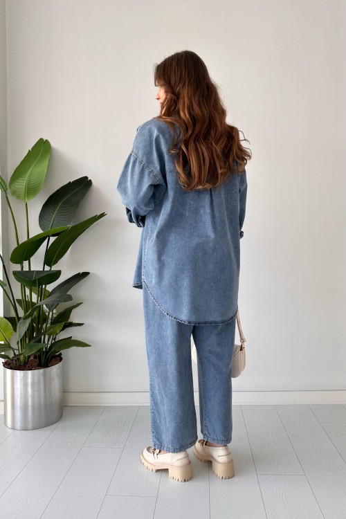 Costume en jean brodé bleu