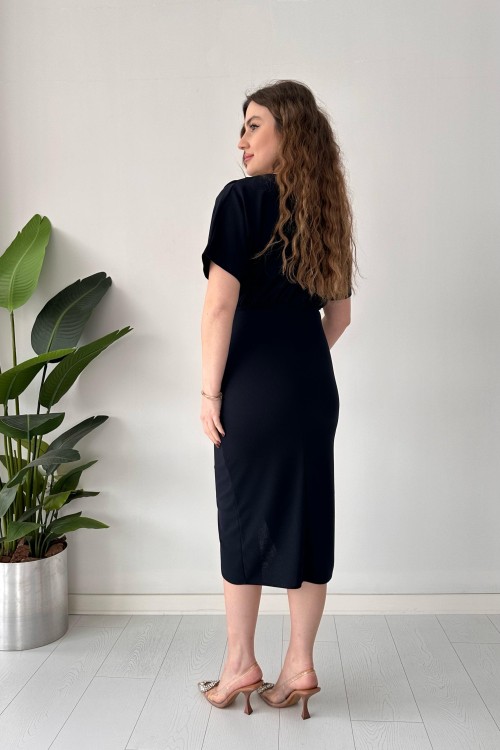 Robe plissée aux épaules bleu marine