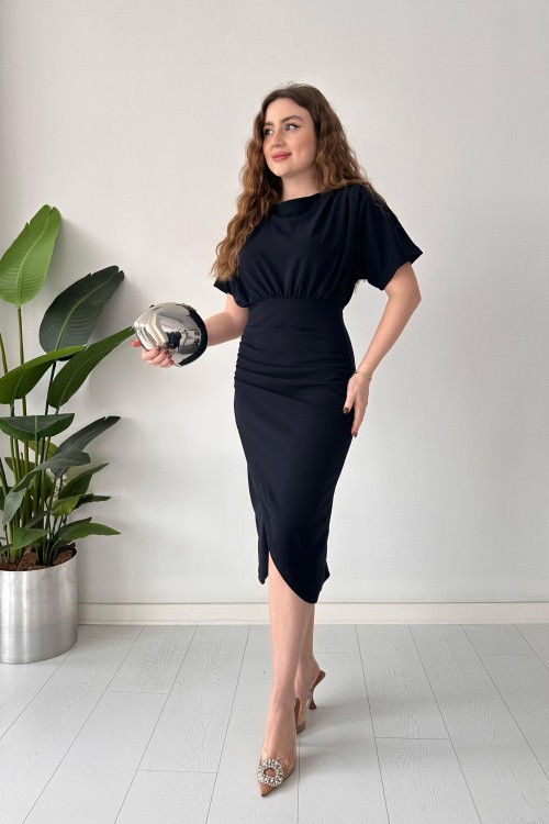 Robe plissée aux épaules bleu marine