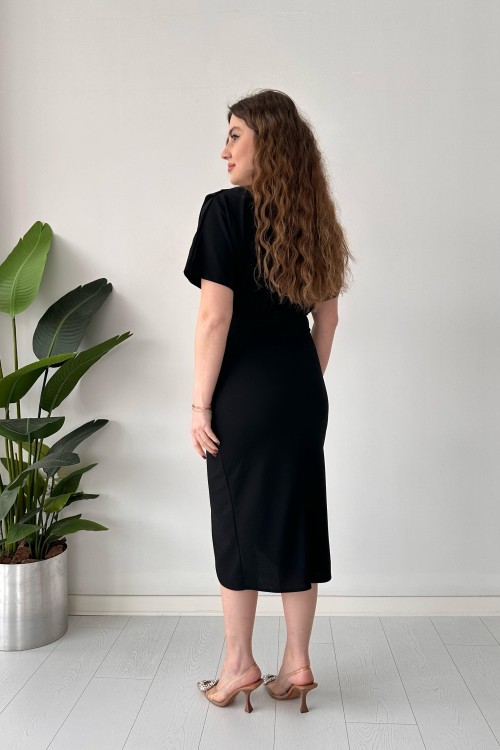 Robe plissée aux épaules noire