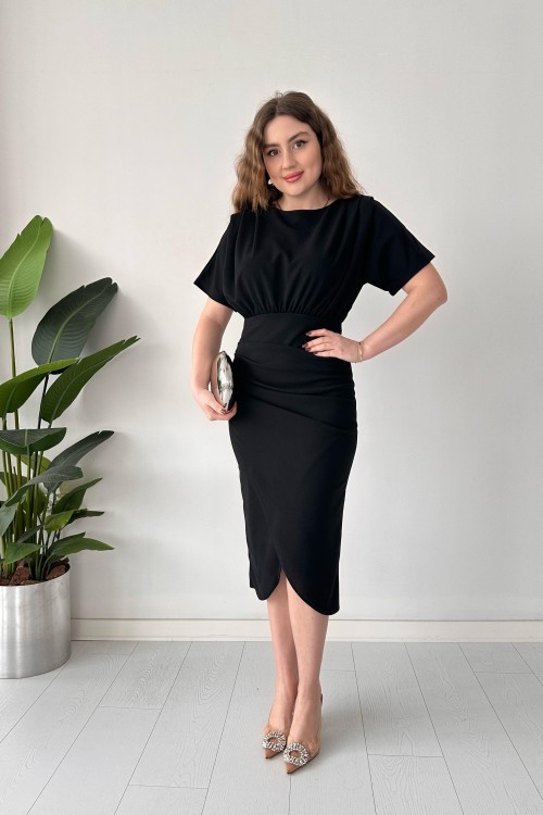 Robe plissée aux épaules noire