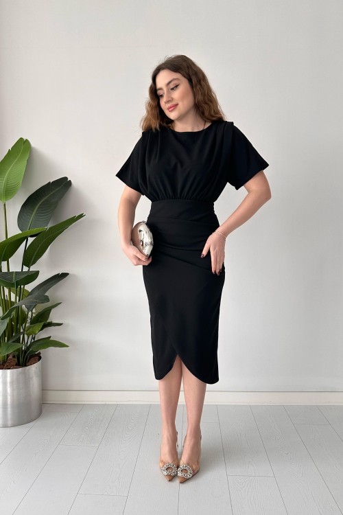Robe plissée aux épaules noire