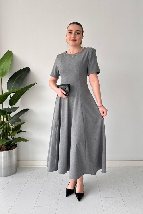 Robe unie plissée grise