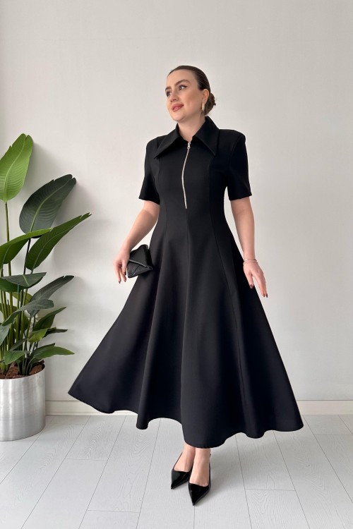 Robe zippée à col pointu noire