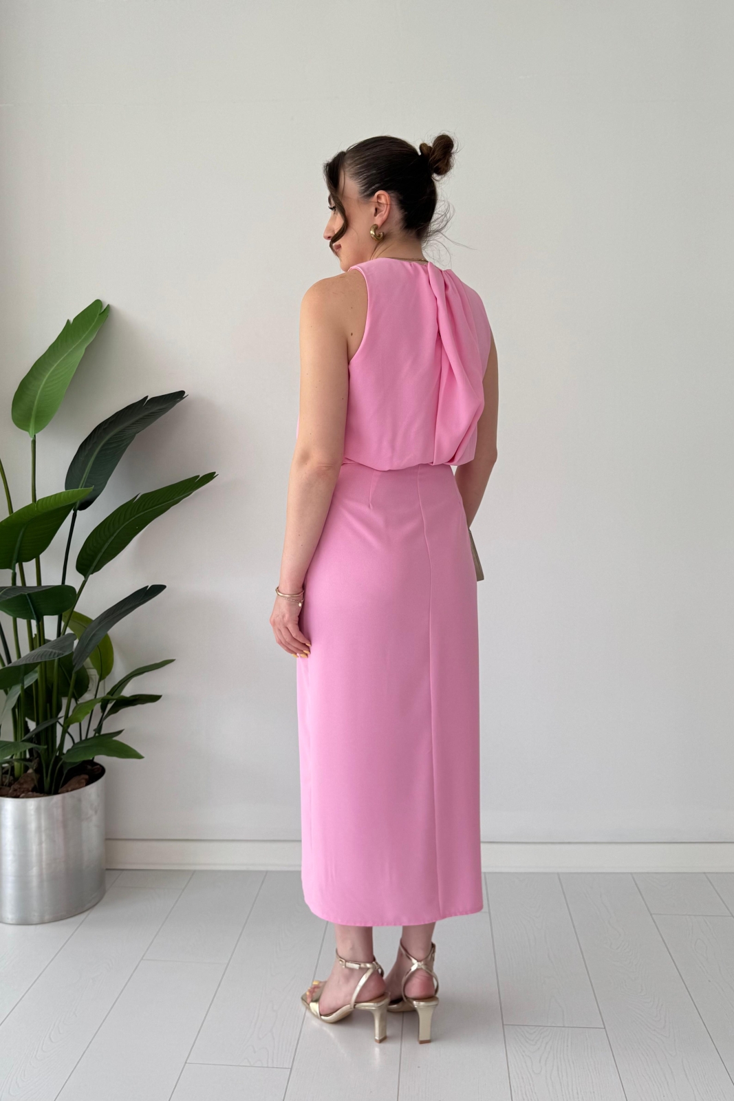 Üstü Dökümlü Yırtmaçlı Elbise Pembe - Thumbnail