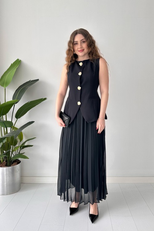 Robe en mousseline de soie noire à motif gilet